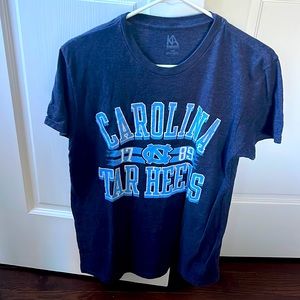 Carolina Tar Heels tee shirt. Men’s medium. Vintage/distressed print.
